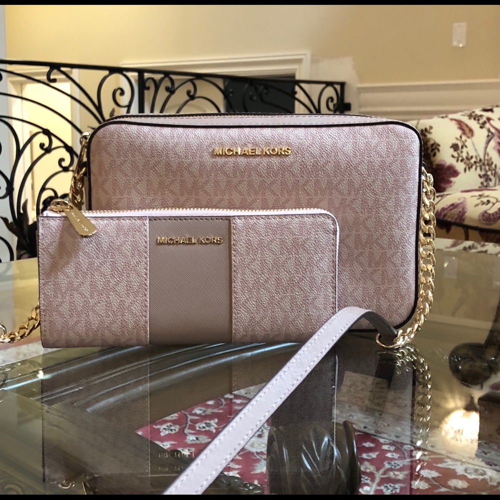 Michael kors Large Signatre EW Crossbody+wallet - Picture 1 of 8